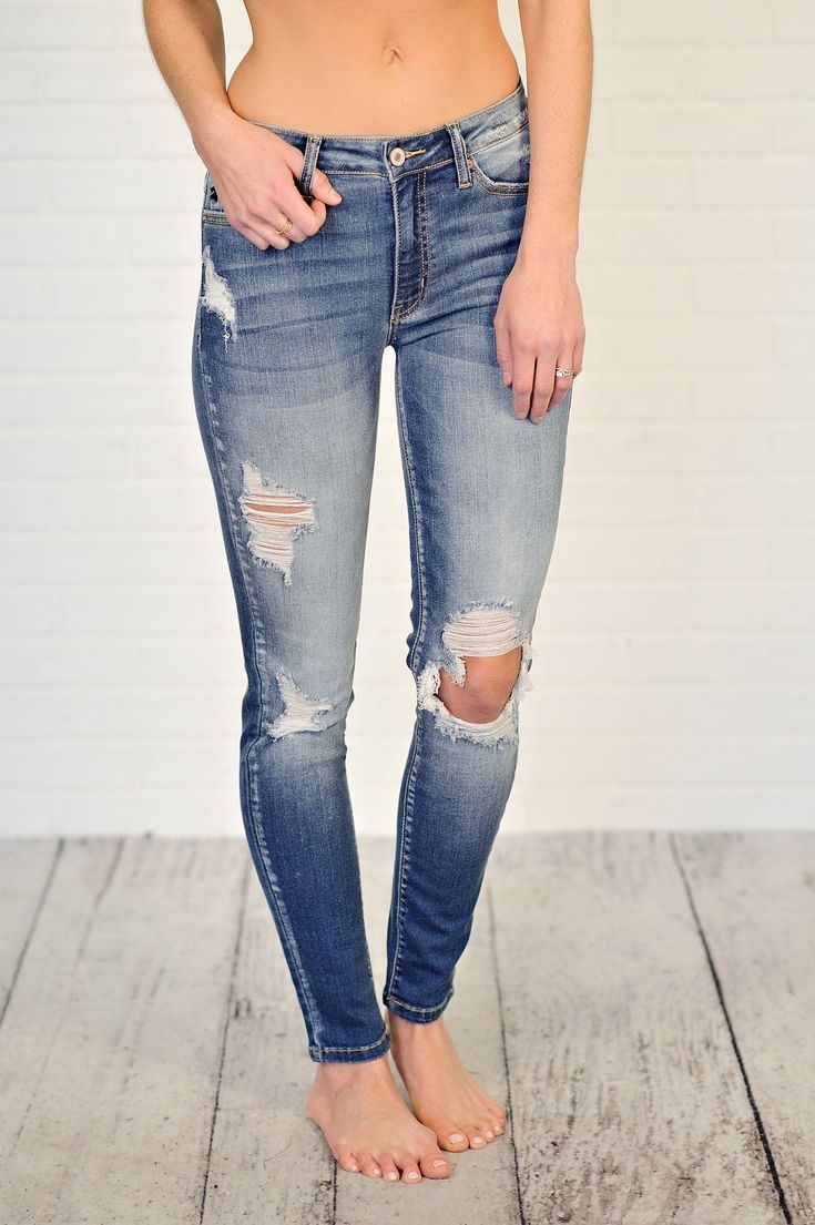 Широкие джинсы с подворотом