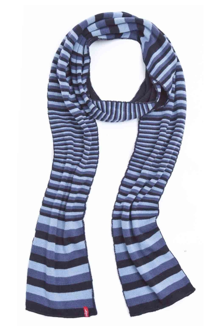 Полосатый вязаный шарф