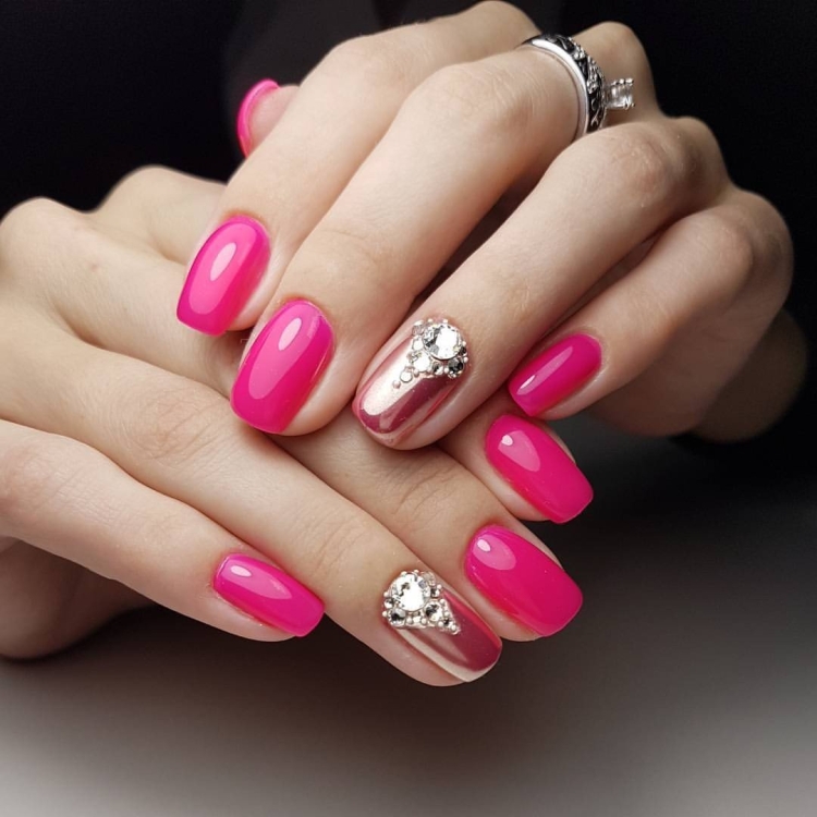 Ярко розовые ногти дизайн