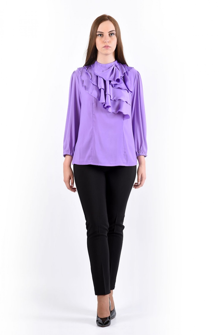 Фиолетовая блузка с манжетами