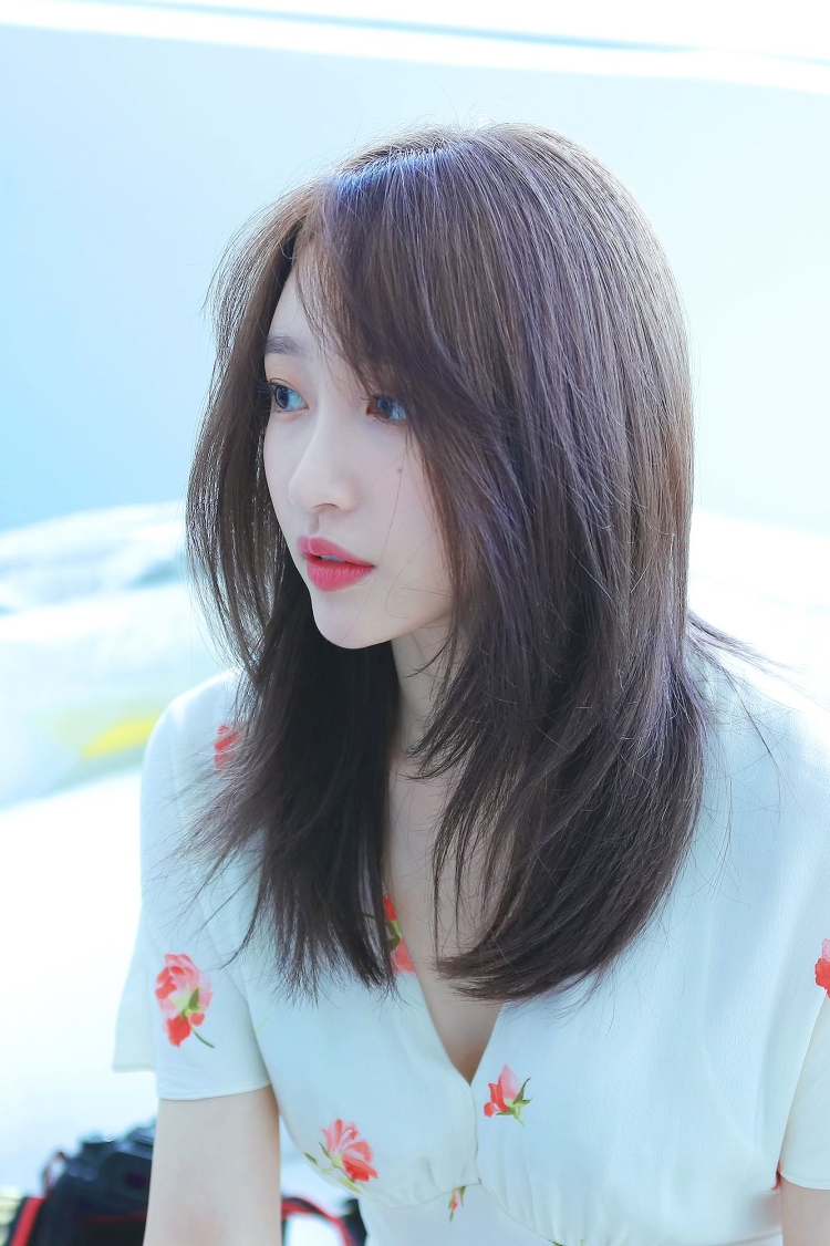 Красивые стрижки на средние волосы корейские