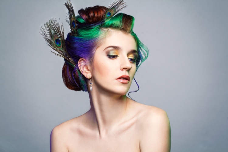 Креативное двухцветное окрашивание волос