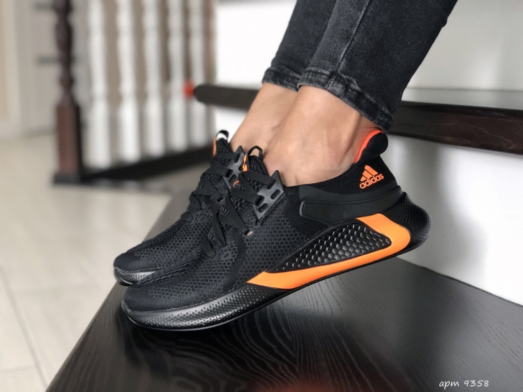 Adidas кроссовки черные с оранжевым