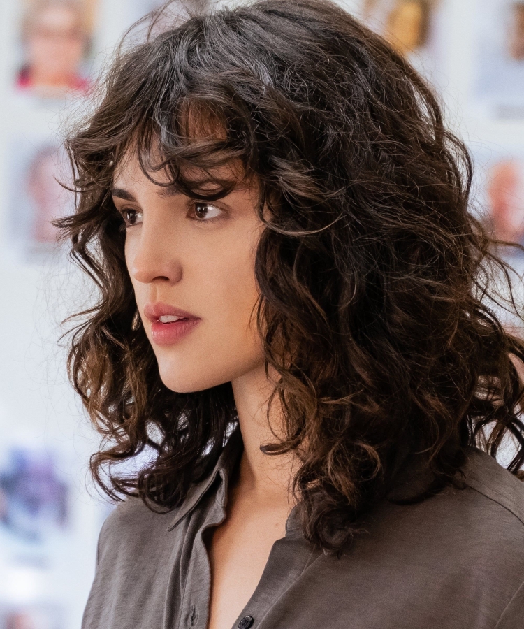 Marina Nery curly