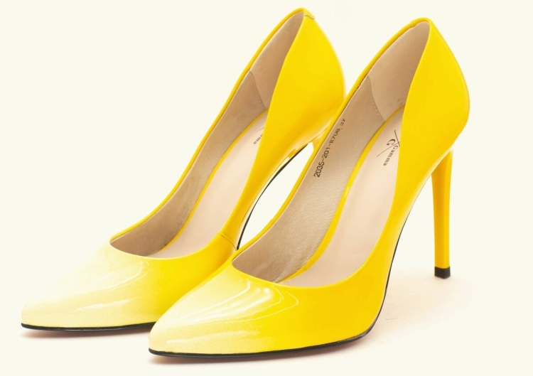 Желтые туфли Хоган