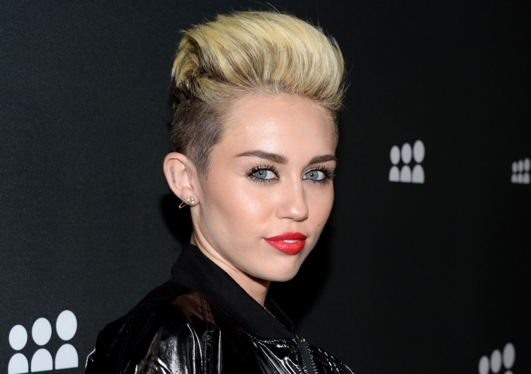 Miley Cyrus 2021