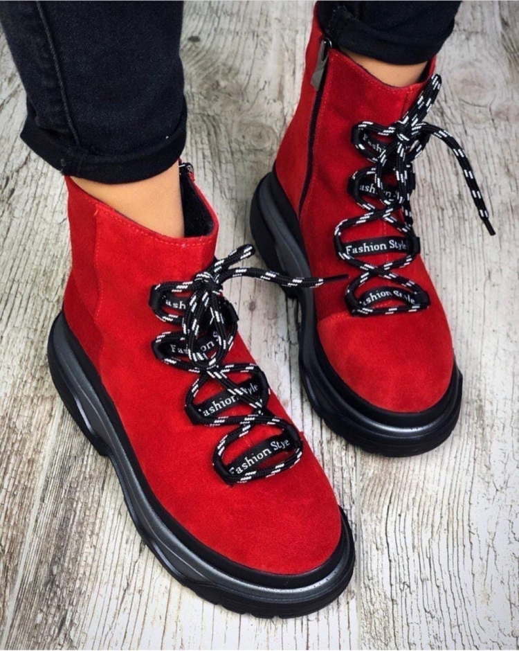 Черно красные ботинки