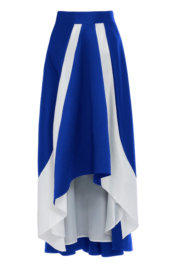 Персиковая ассиметричная юбка на белом фоне