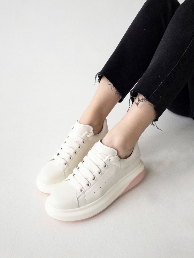Белые ботинки женские