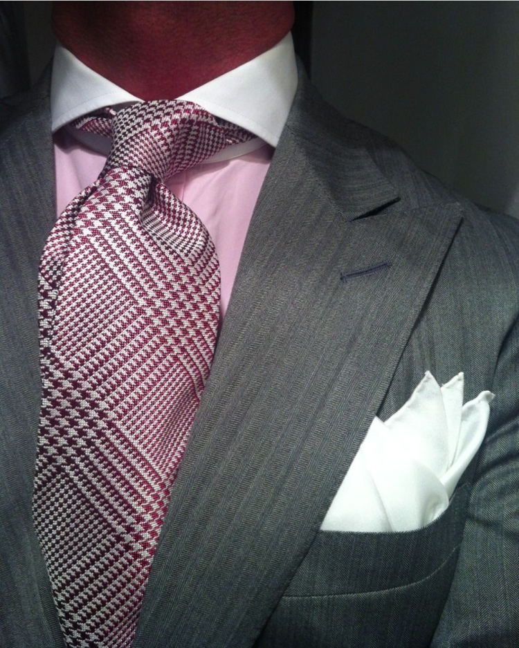 Розово голубой галстук