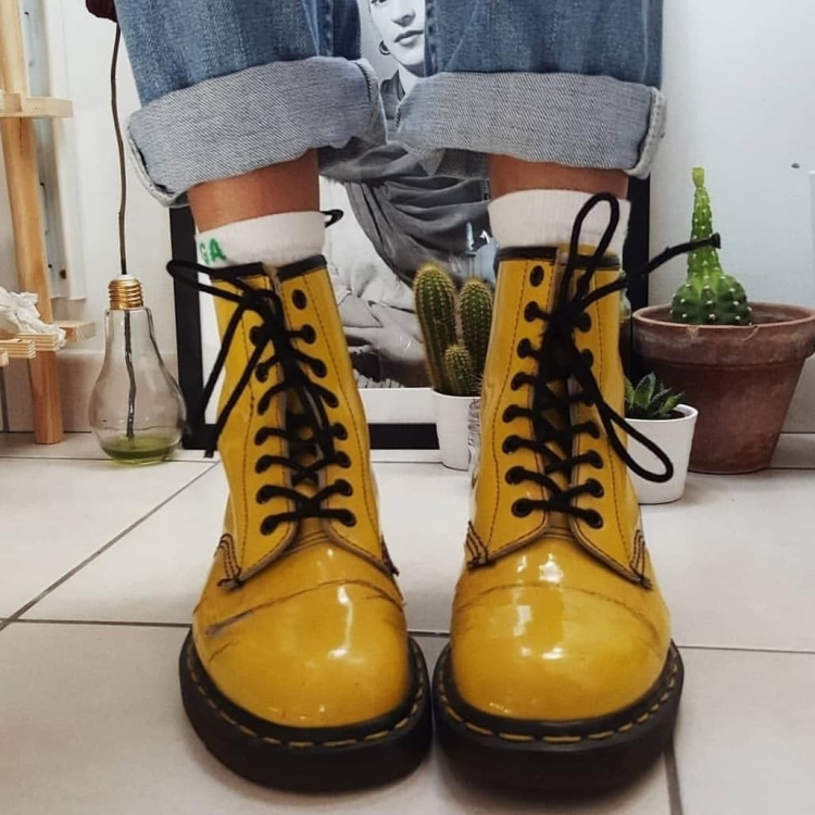 Желтые ботинки grunge look