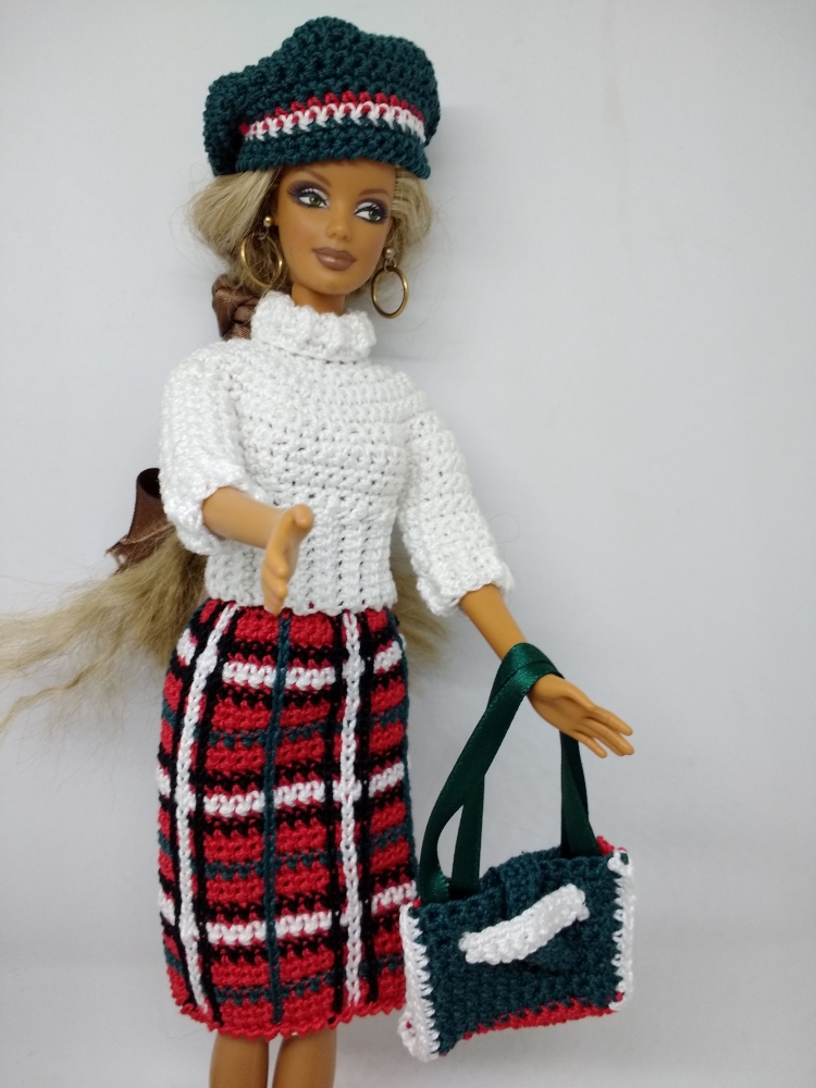 Barbie Fashionista Doll - Polka Dot off-the-Shoulder Dress