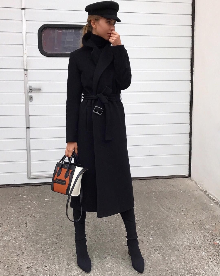 Стильное черное пальто