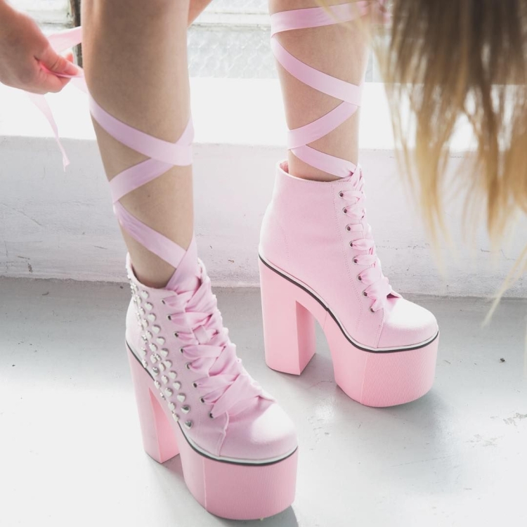 Туфли на высокой платформе розовые