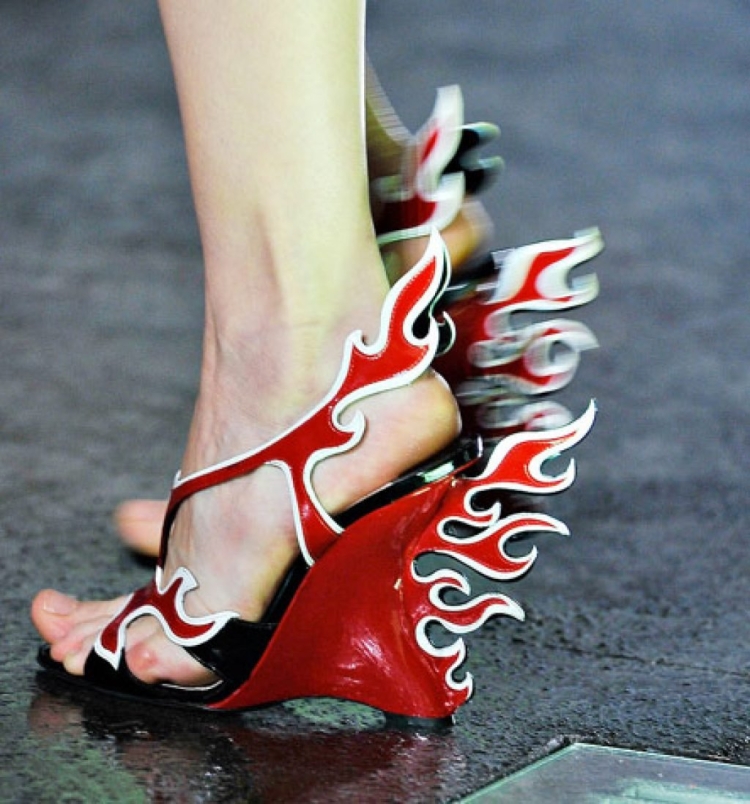 Необычные туфли женские