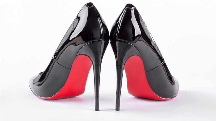 Черные замшевые туфли с красной подошвой нурсаче