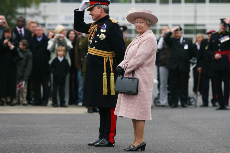 Is Queen Elizabeth II the great granddaughter of Alfred the great