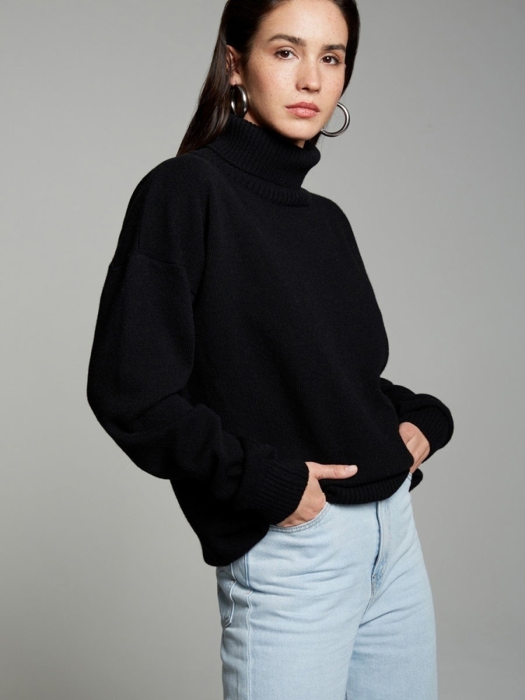 Классический свитер женский