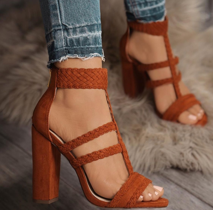 Кожаные плетеные сандалии