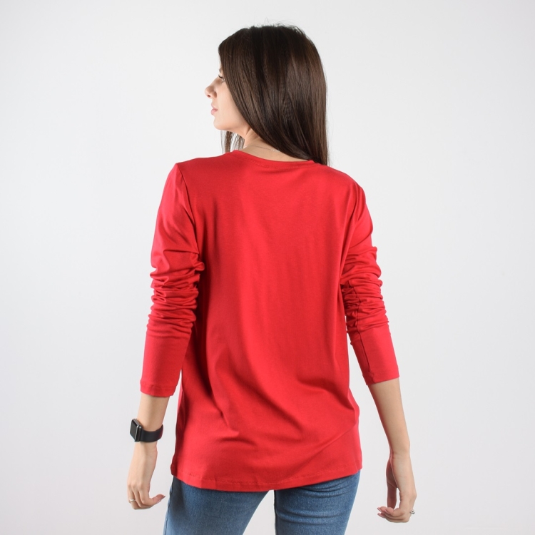 Красная футболка с длинным рукавом красная спина