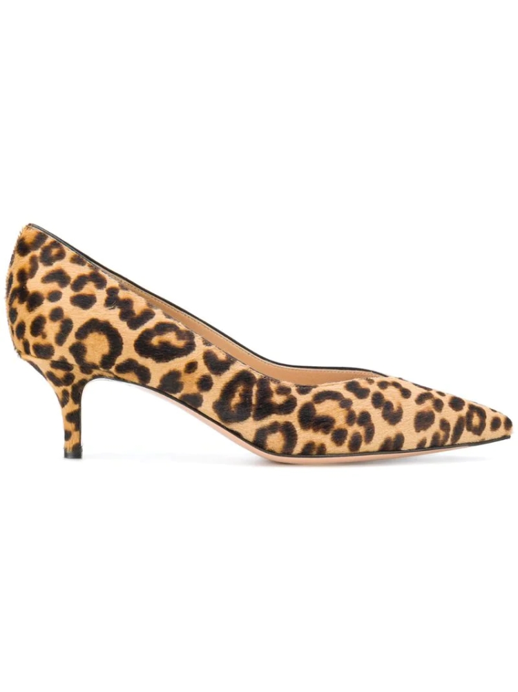 Леопардовые туфли на шпильке