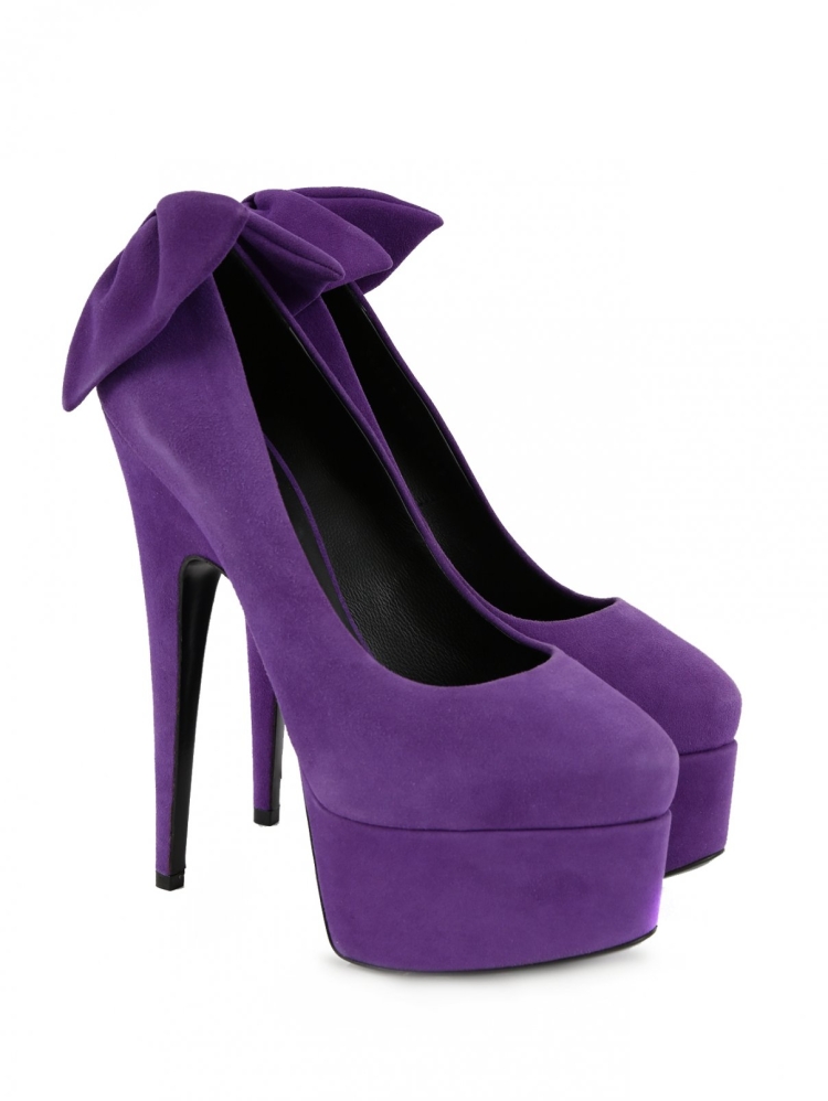 Фиолетовые туфли на каблуке