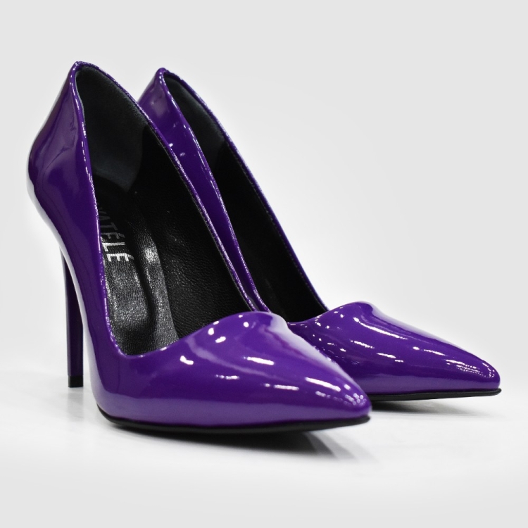 Фиолетовые туфли лодочки на шпильке