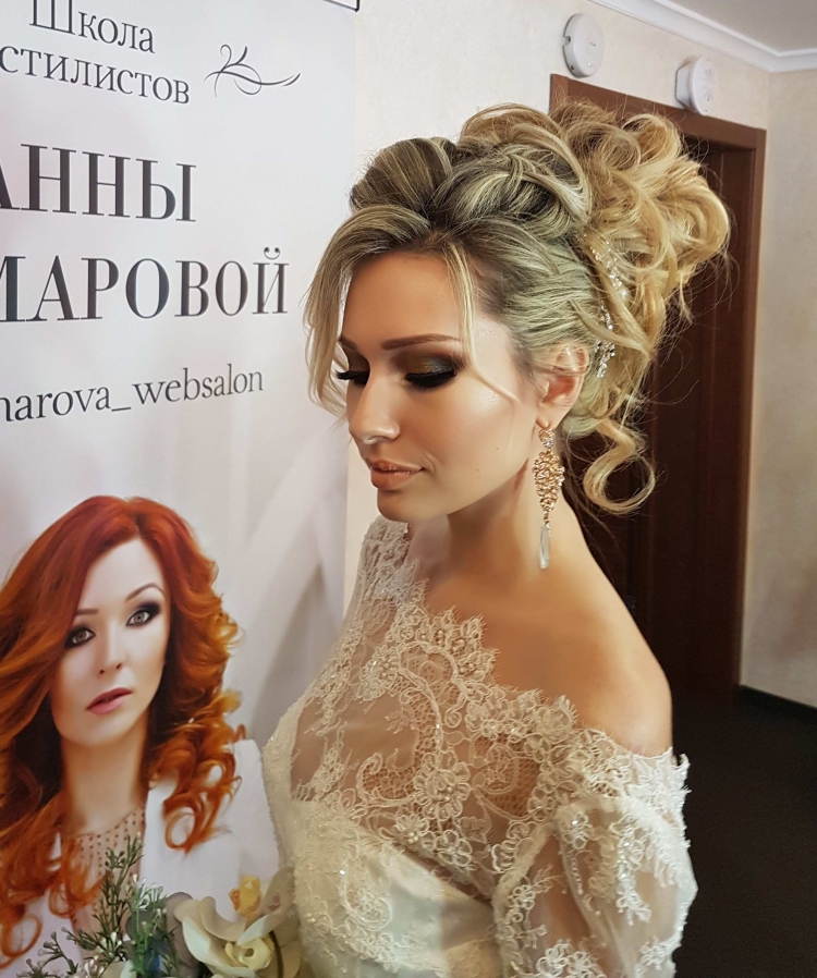 Анна Комарова Свадебные прически