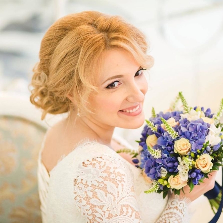 Анна Комарова Свадебные прически