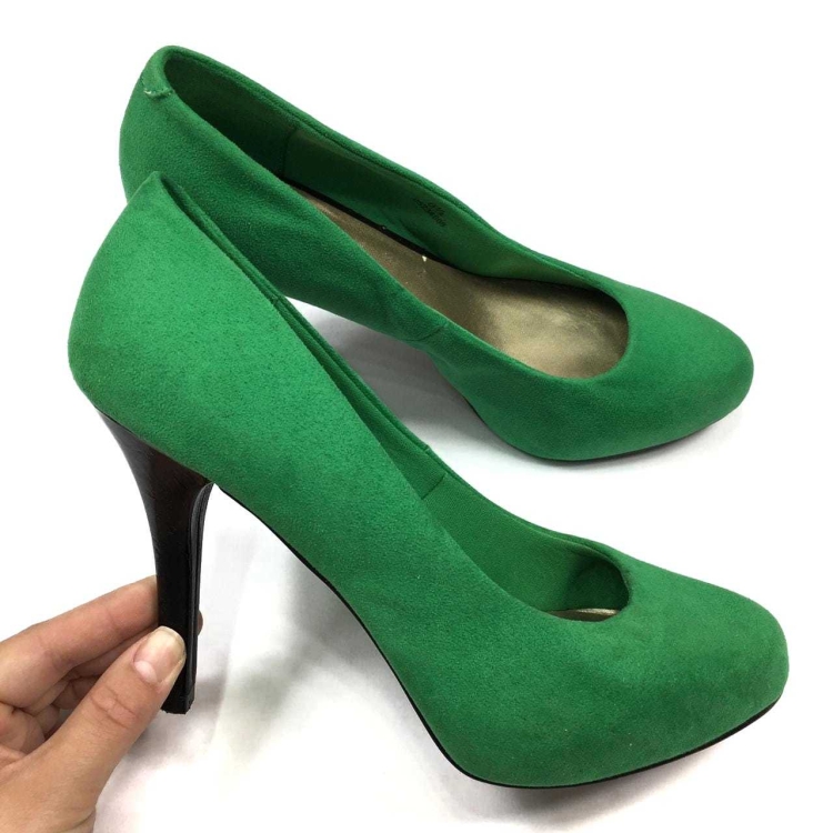 Пыльно зеленые туфли