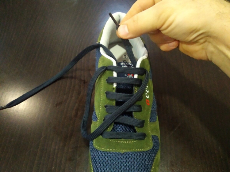 Способы завязывания шнурков на худи