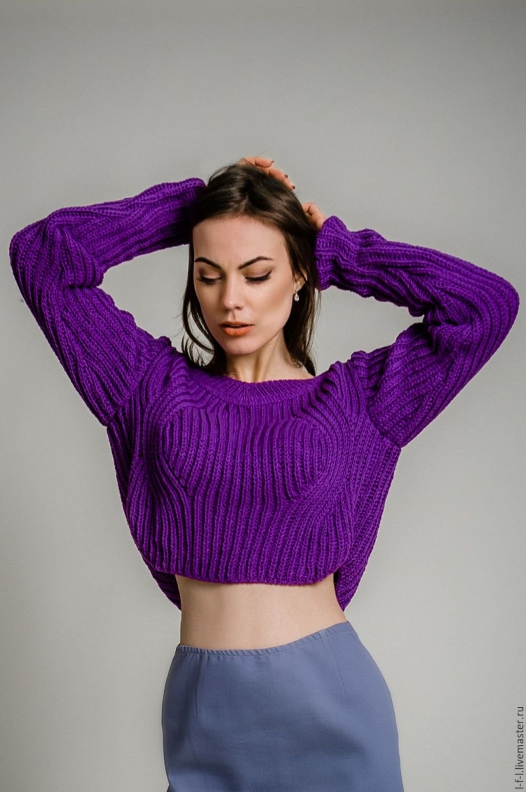 Удлинённый свитер лиловый