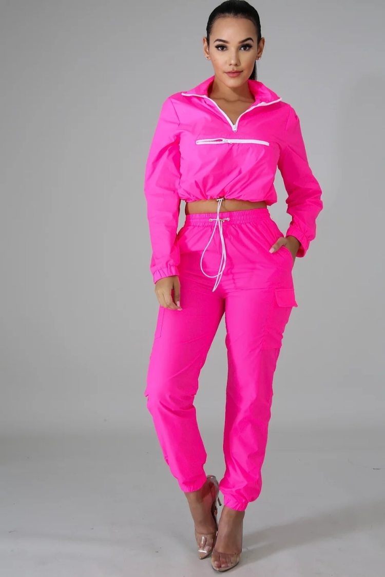 Розовая спортивная одежда
