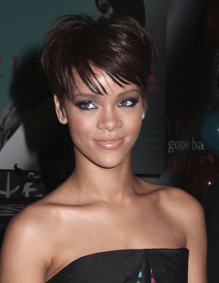 Rihanna short hair