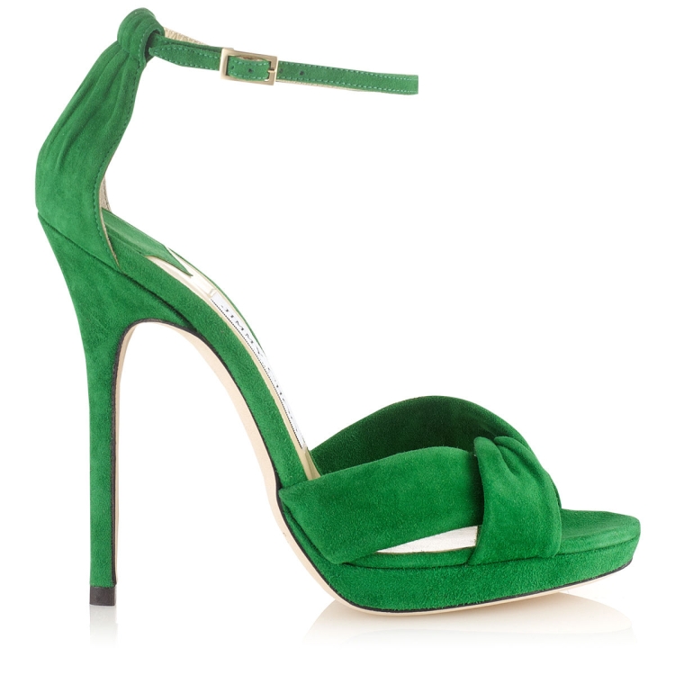 Зеленые туфли на шпильке