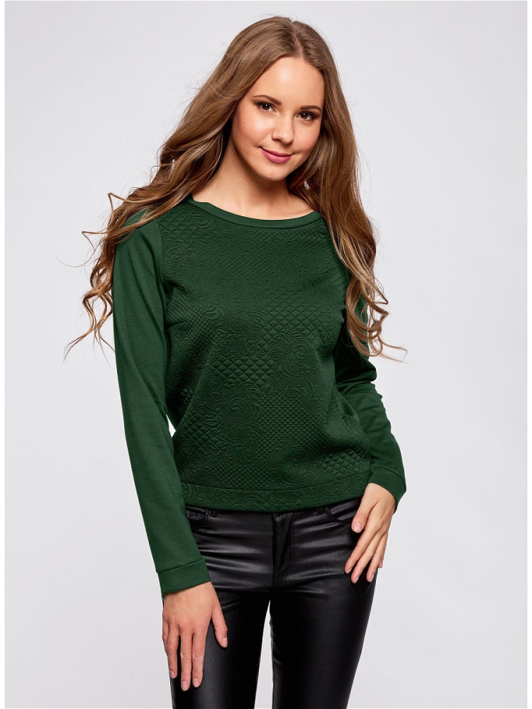 Девушка в зеленом свитере