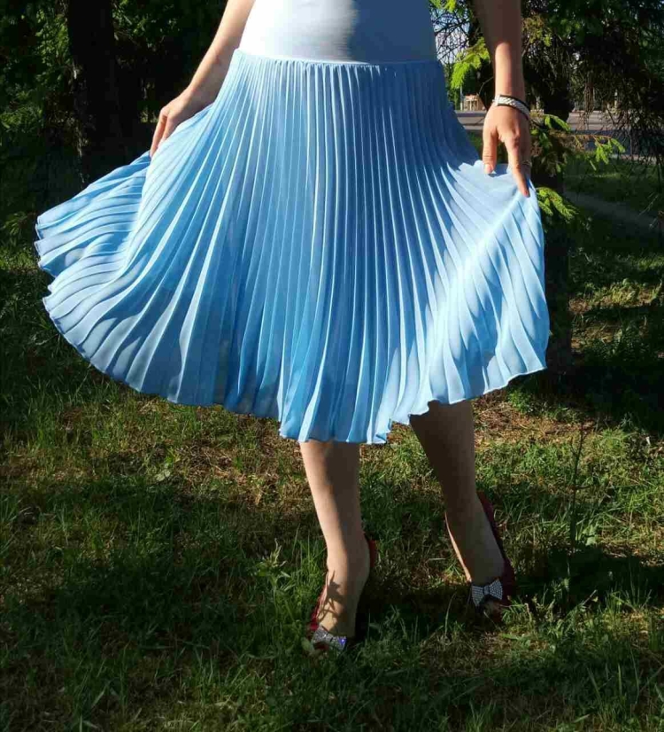 Голубая шифоновая юбка