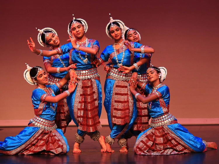 Танцовщица Сари Индия