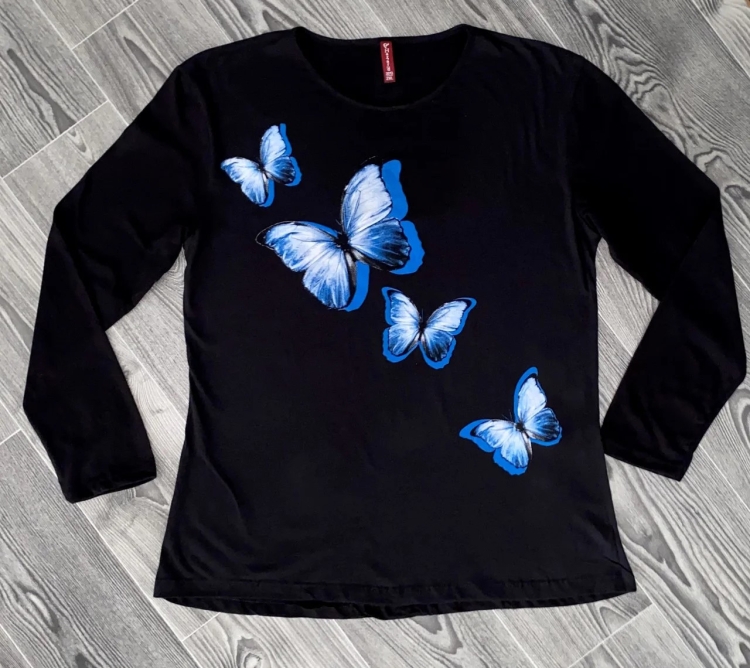 Черная кофта с бабочками